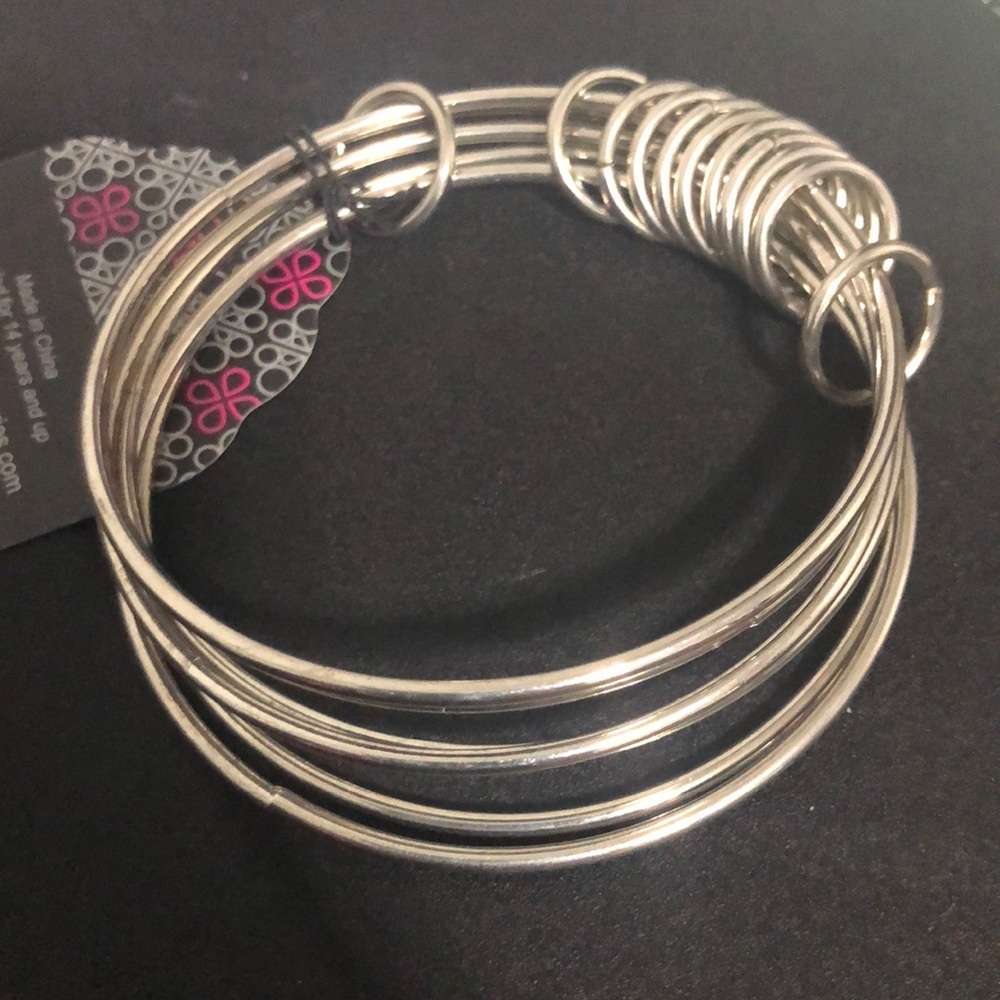 Bracelets - Picture 3 of 7